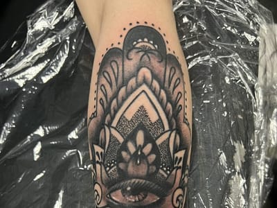 Red Moon Custom Tattoo & Piercing