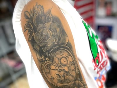 Skin art tattoo studios