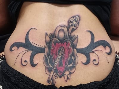 T-Doggs Tattoos & Body Piercing