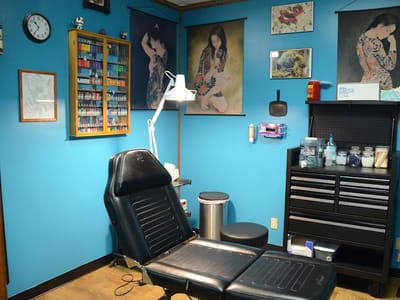 Tattoo Blue & Body Piercing