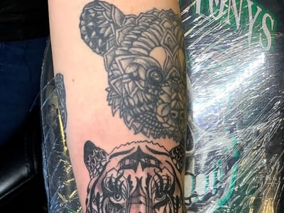 Tattoo Tony's Under My Skin