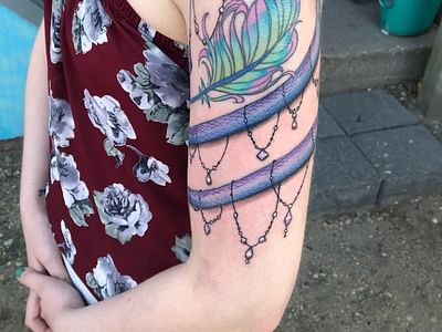 The Bee's Nest Tattoo and Art Studio