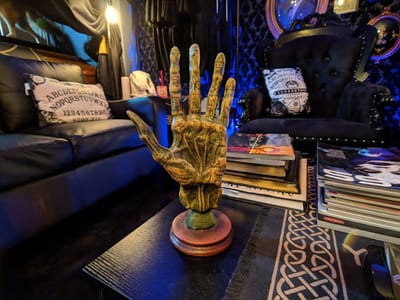 The Séance Tattoo Parlor