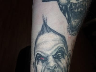 To The Moon Tattoos studios 1543