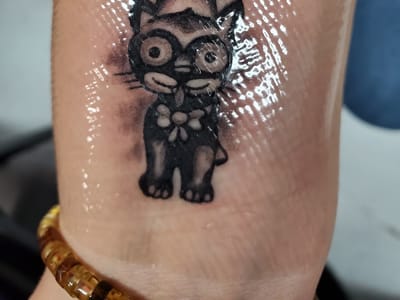 Two Guns Barbershop & Tattoo Parlor