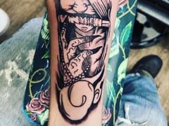 Two Wolves Tattoo Shop